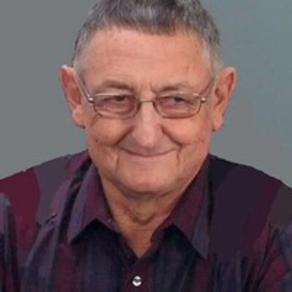Portrait of Roman Suing